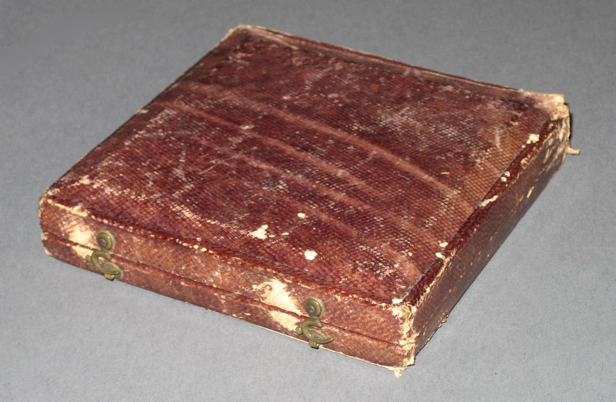1979.0137 B Box