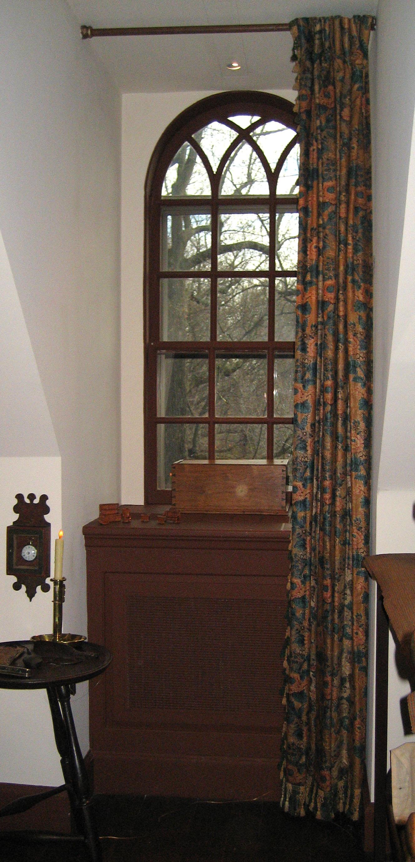 1952.0333 b side curtain