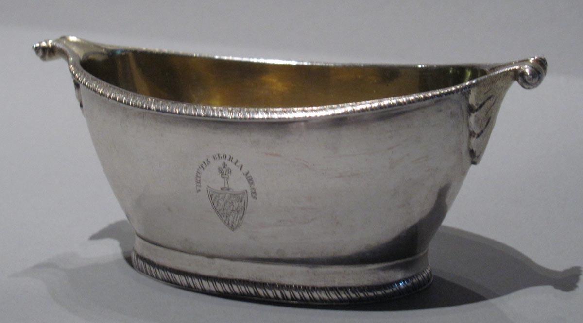 1979.0198.002 salt cellar diag left