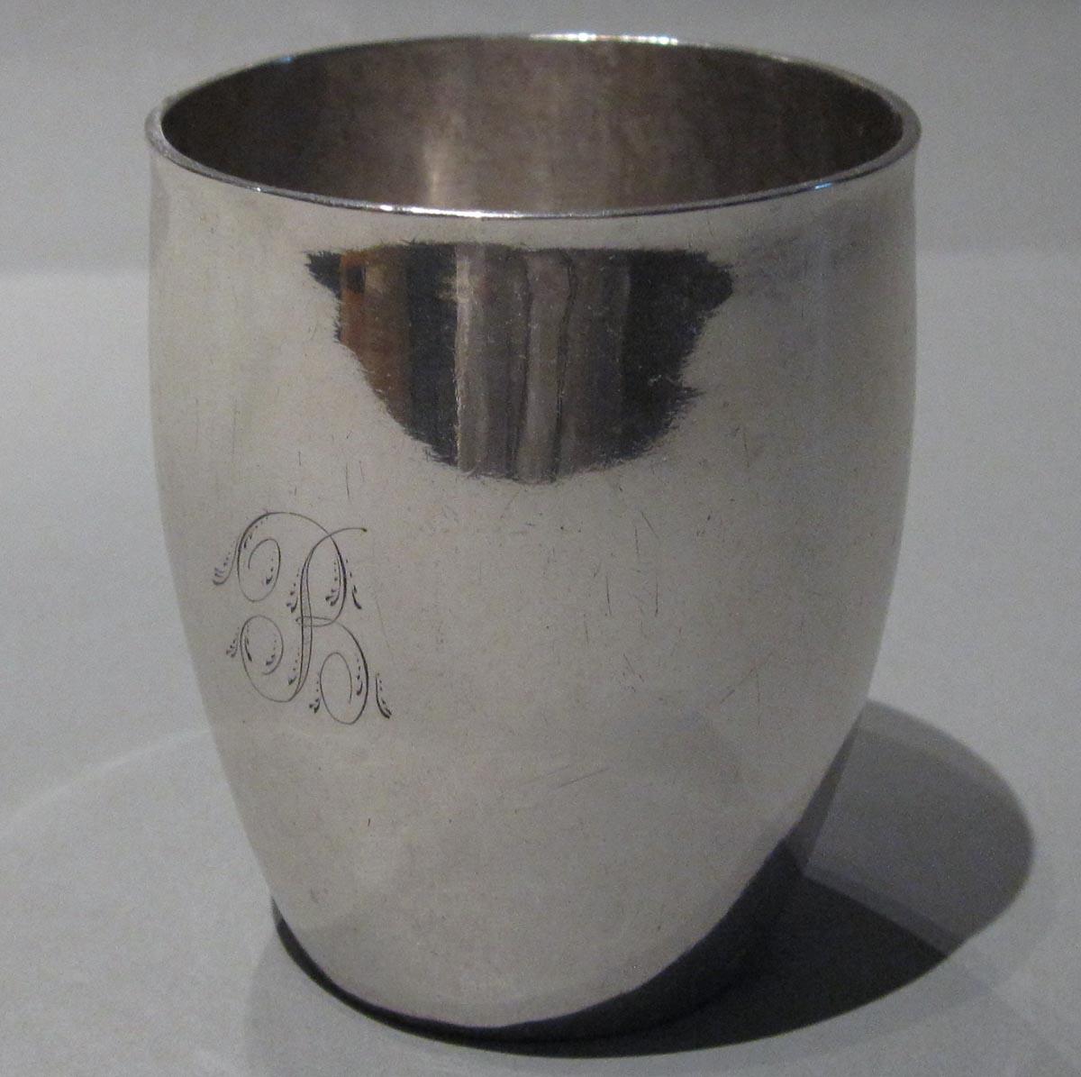 1979.0204.001 beaker left diag