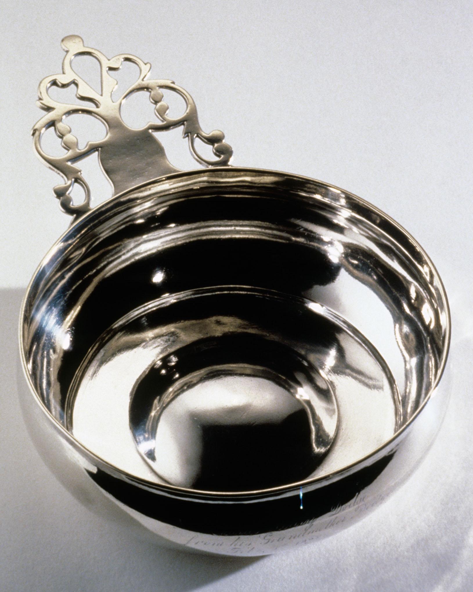1979.0208 Porringer, view 1