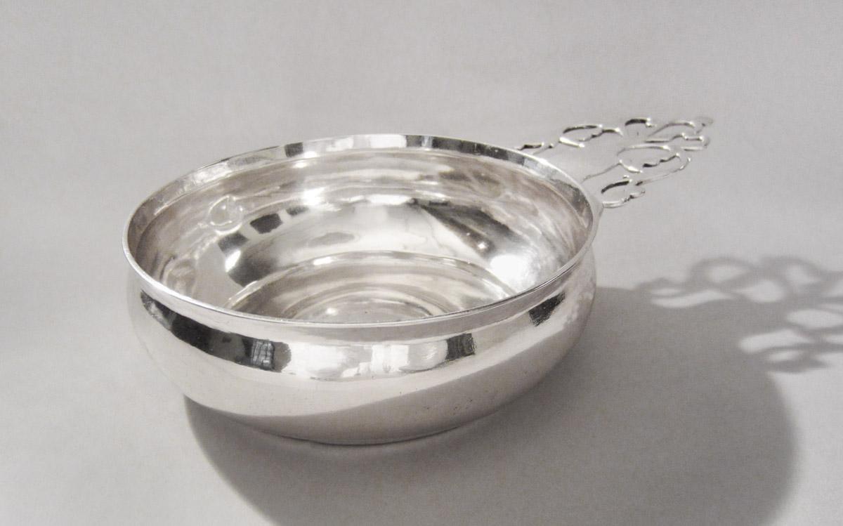 1979.0208 Porringer, view 2