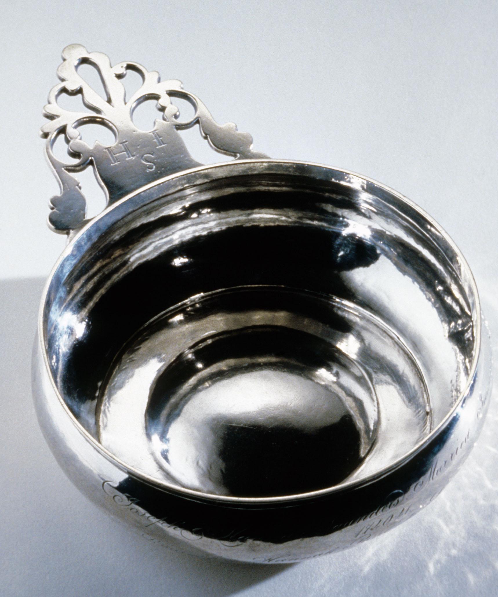 1979.0209 Porringer, view 1
