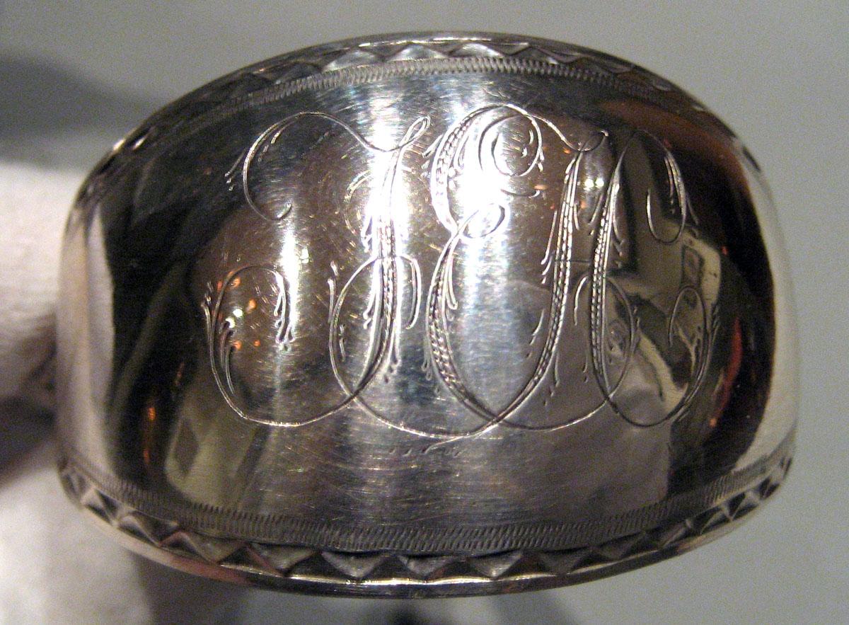 1979.0213 Silver Tongs engraving 3