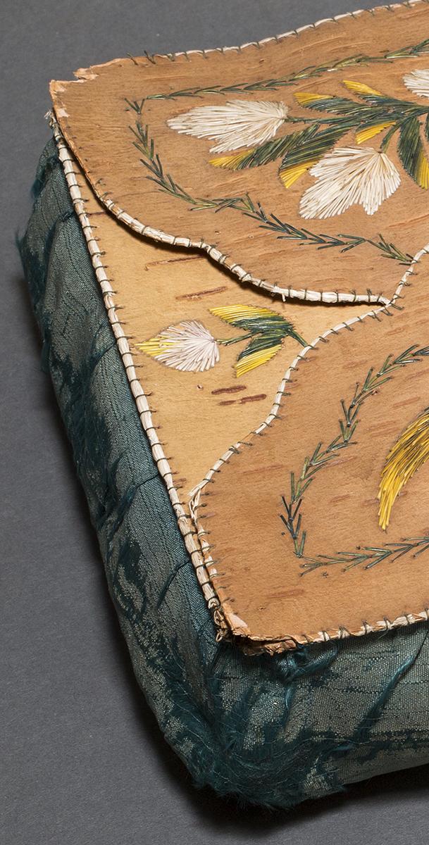 1979.0220 Case, Detail