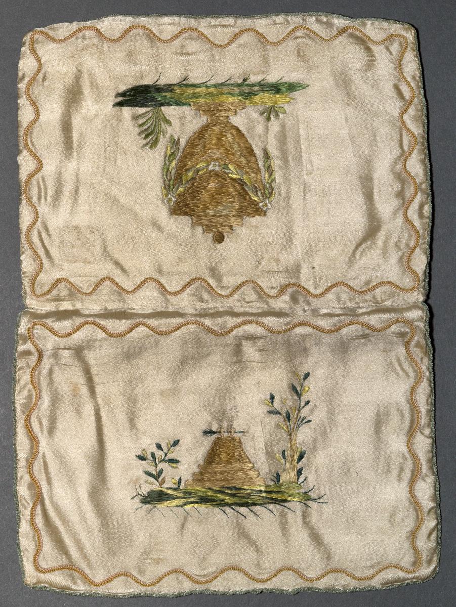 1979.0221 Pocketbook, Outside