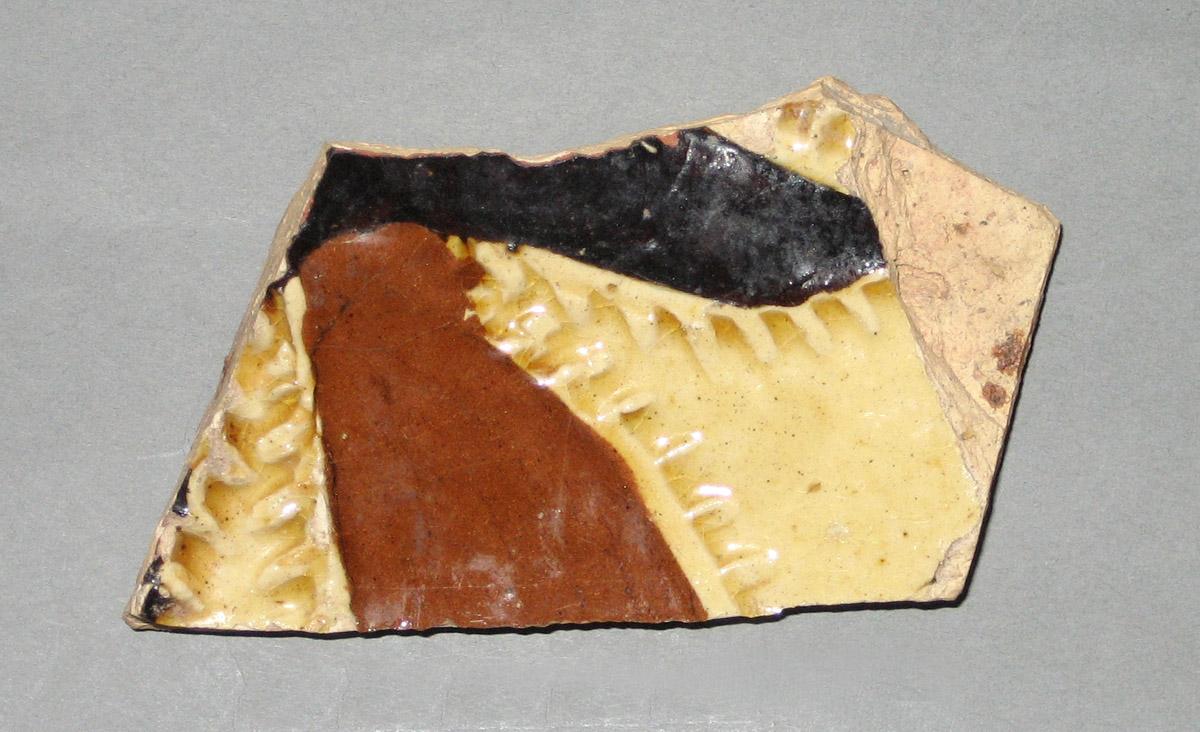 1979.0503.005 Ceramic fragment