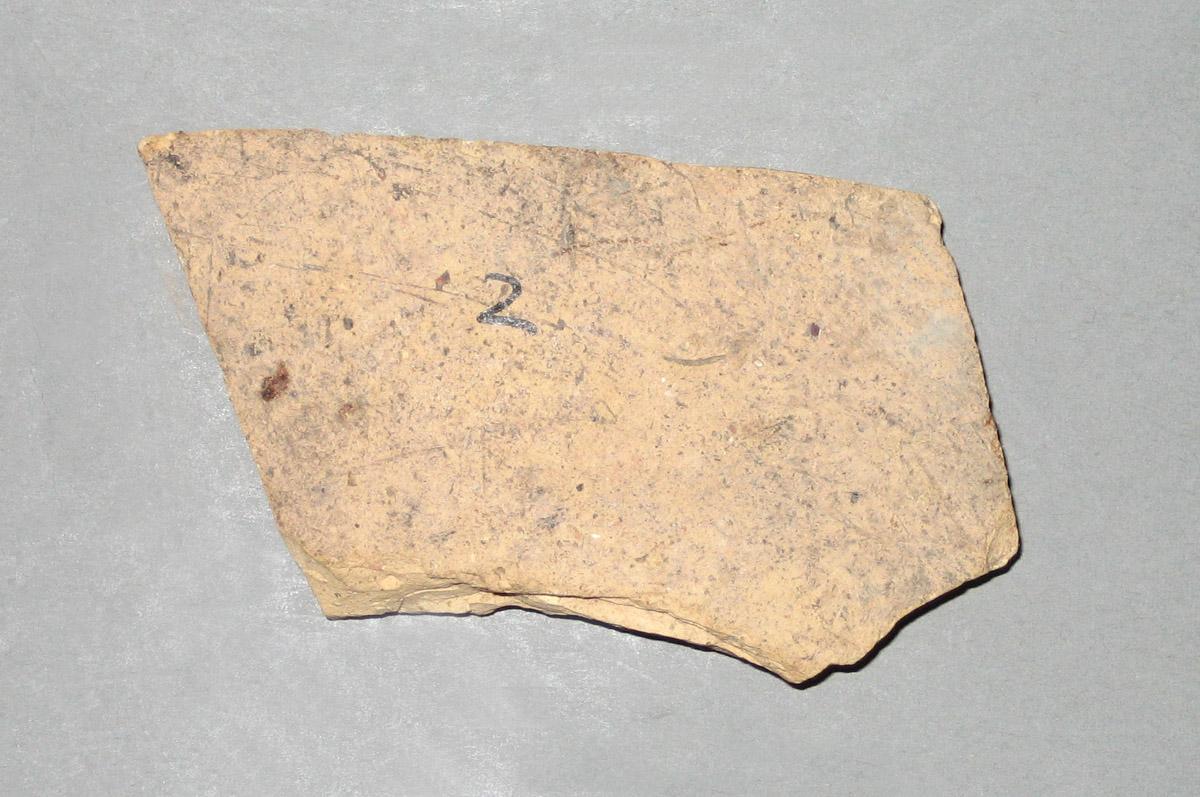 1979.0503.005 Ceramic fragment side2