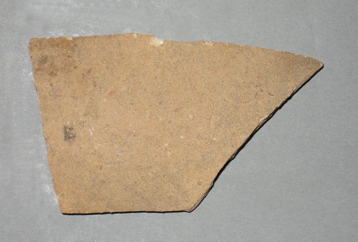 1979.0503.010 Ceramic fragment side2