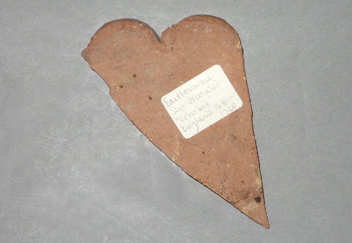 1979.0503.013 Ceramic fragment side2