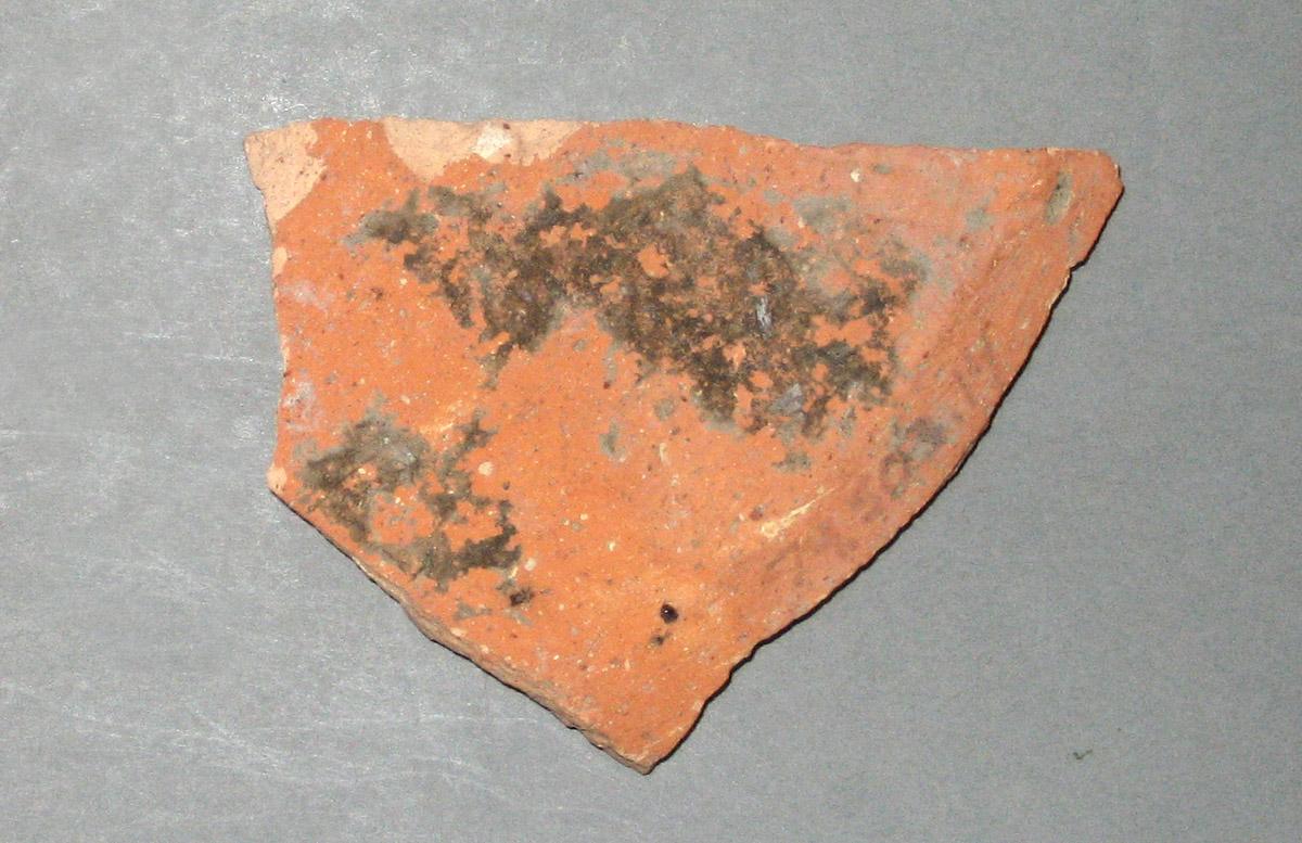1979.0503.014 Ceramic fragment side2