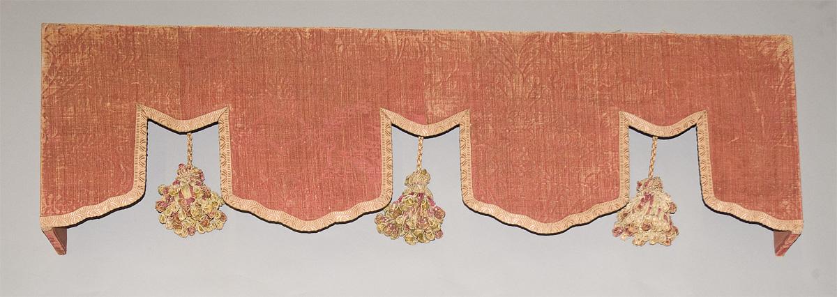 1957.1347 window hanging, pelmet