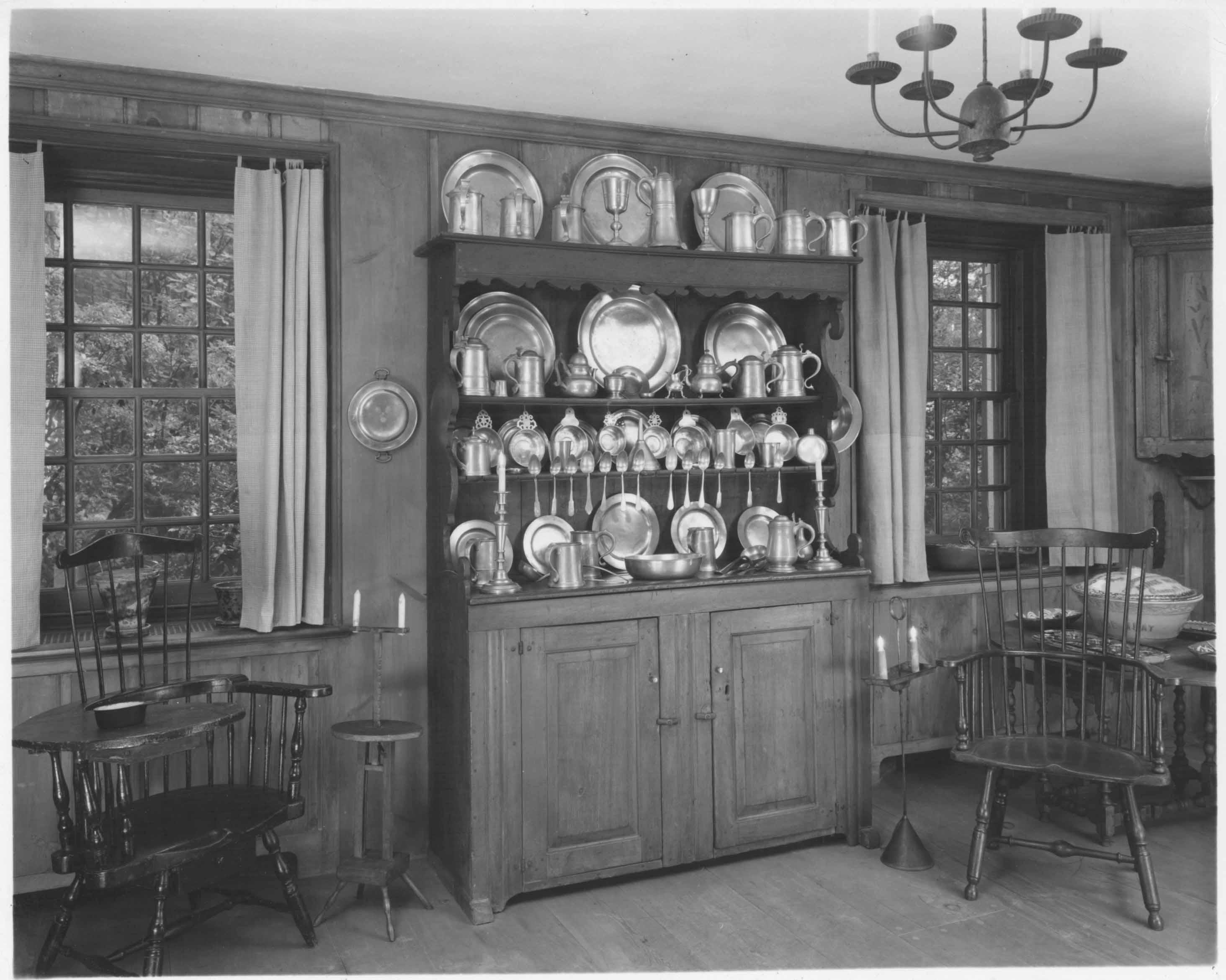 Room-Pine Kitchen bw
