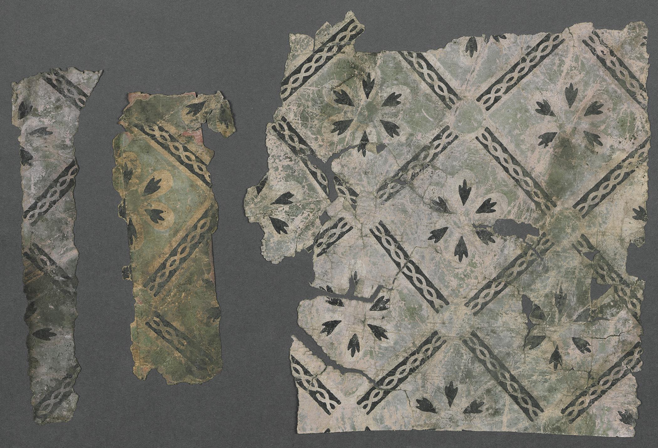1980.0043 Wall covering, Fragment 2, set of three pieces