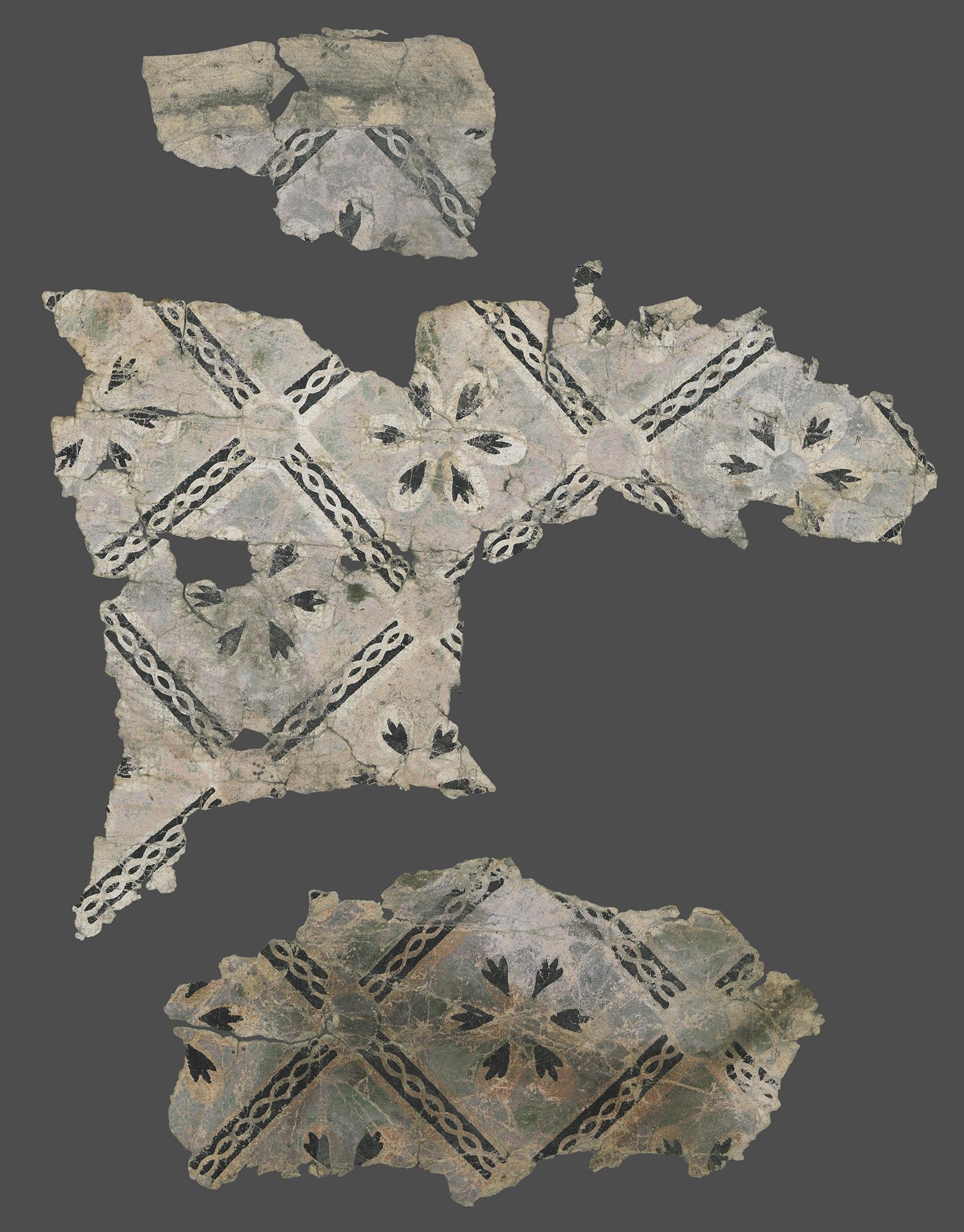 1980.0043 Wall covering, Fragment 6, set of 3 pieces