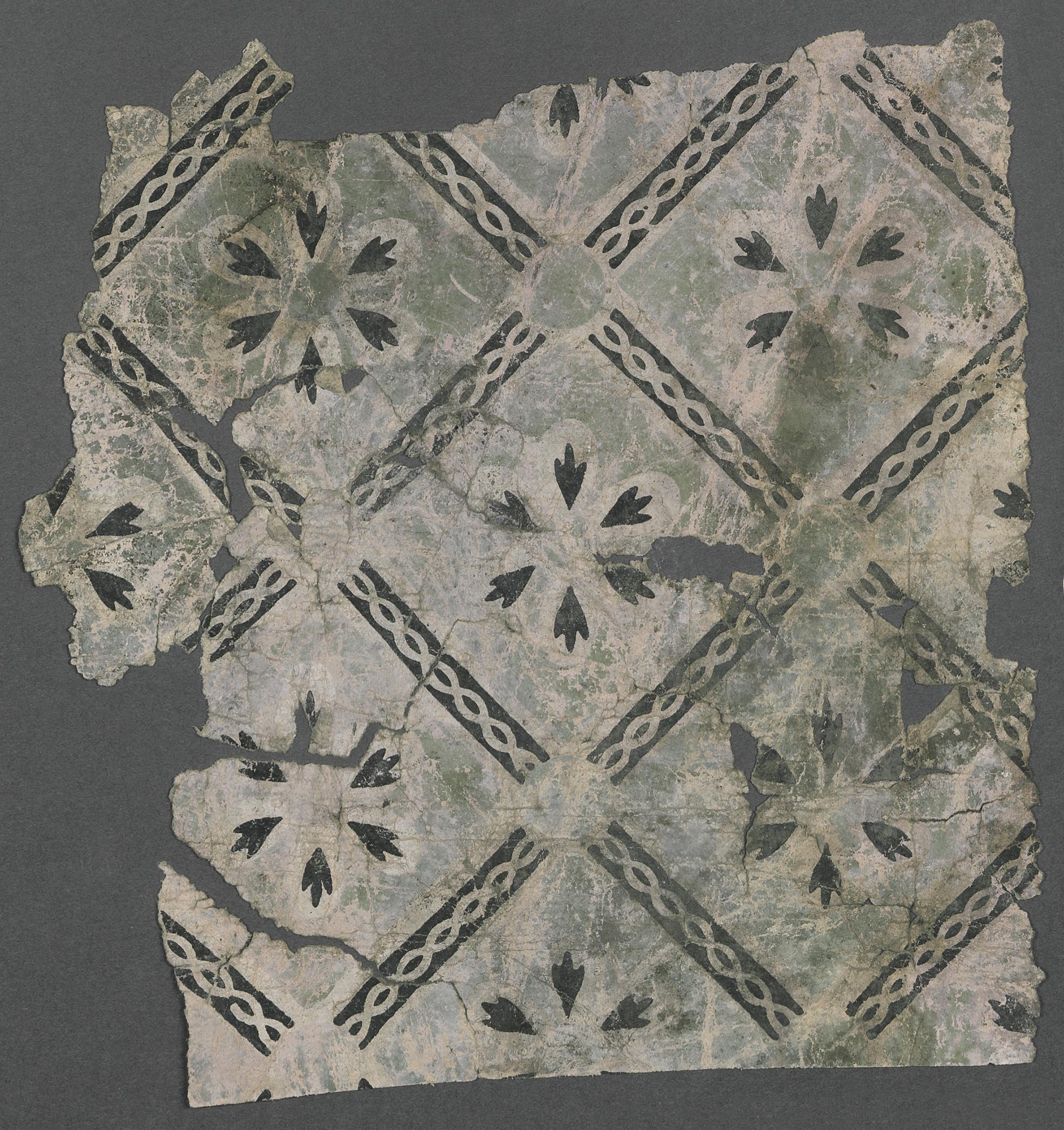 1980.0043 Wall covering, Fragment 2, piece 1