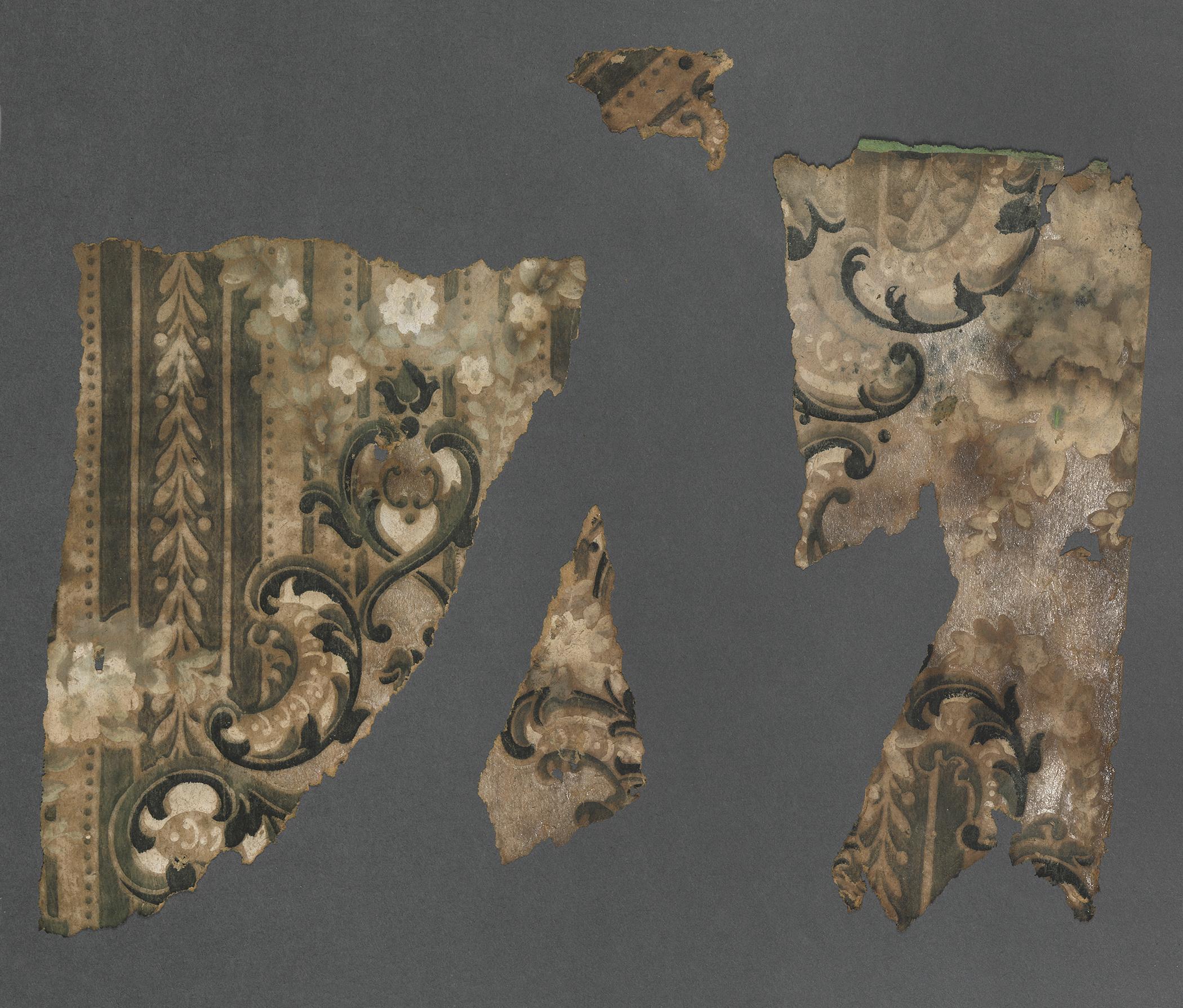 1980.0044.002 Wall covering, Fragments 1, 2, 3, 4