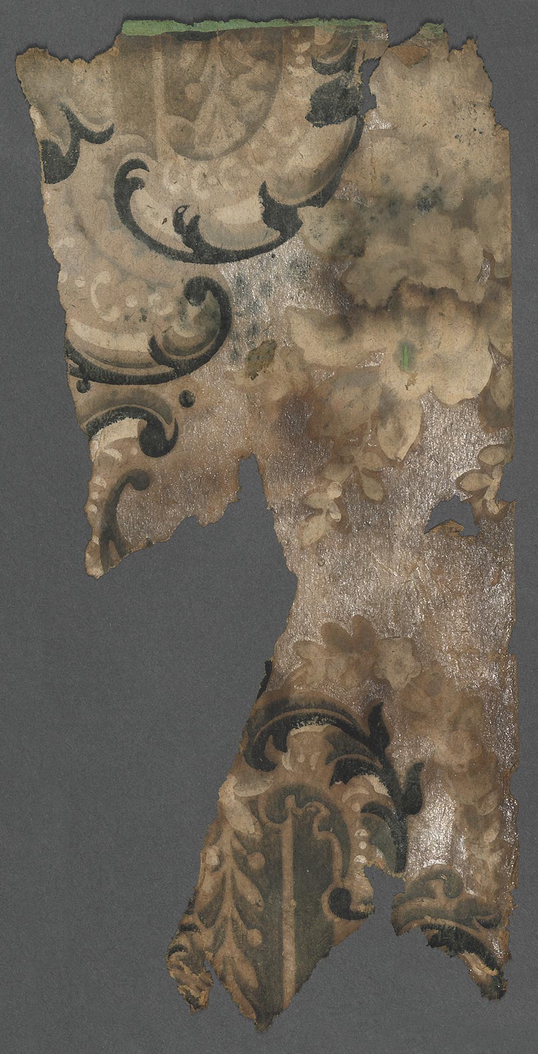 1980.0044.002 Wall covering, Fragment 2