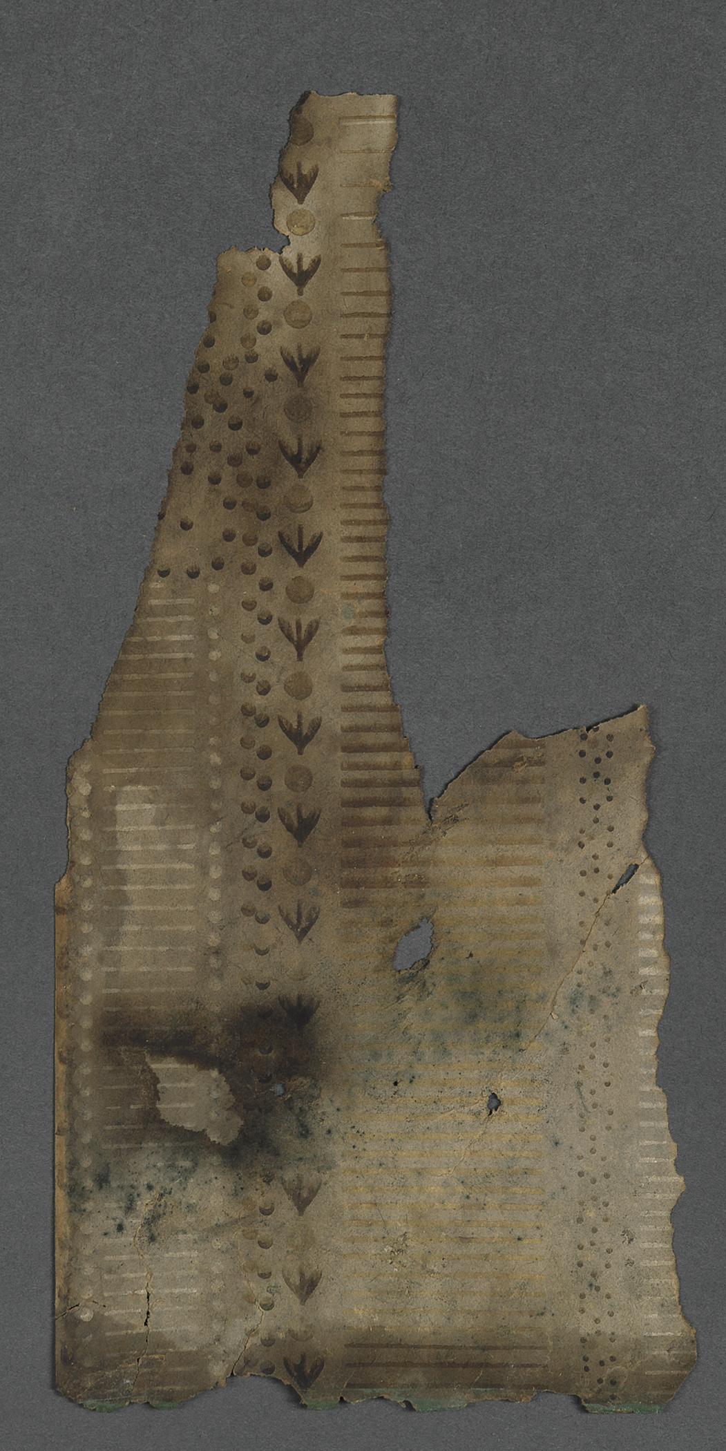 1980.0044.003 Wall covering, Fragment 2