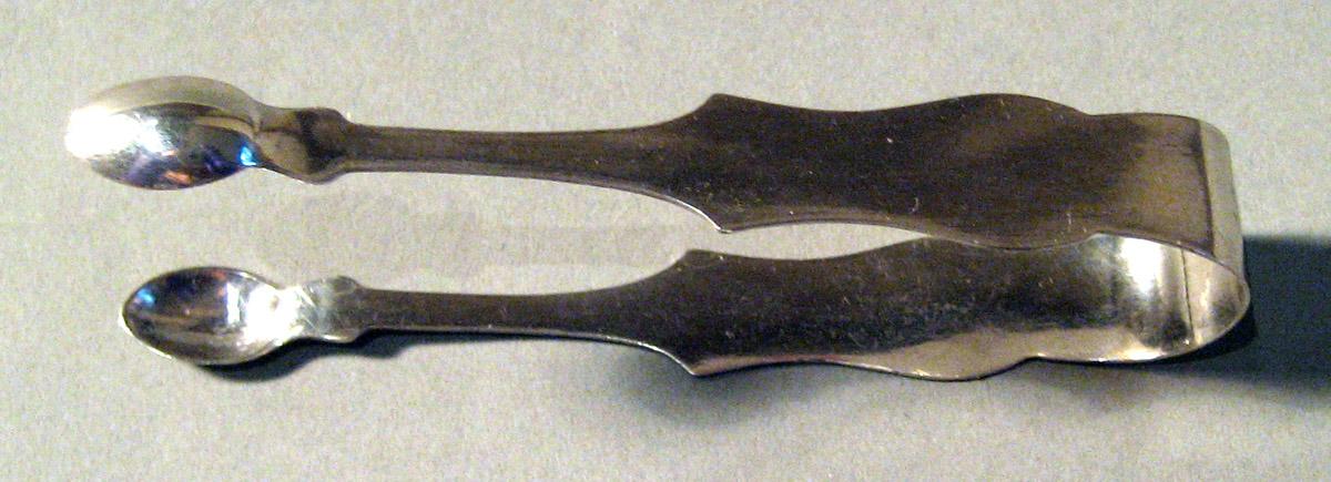1980.0051 Silver Tongs view 2