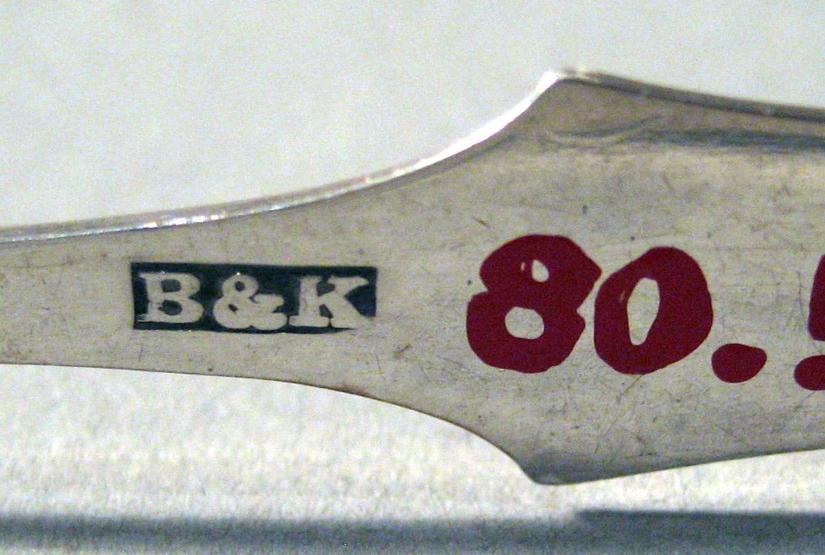 1980.0051 Silver Tongs mark