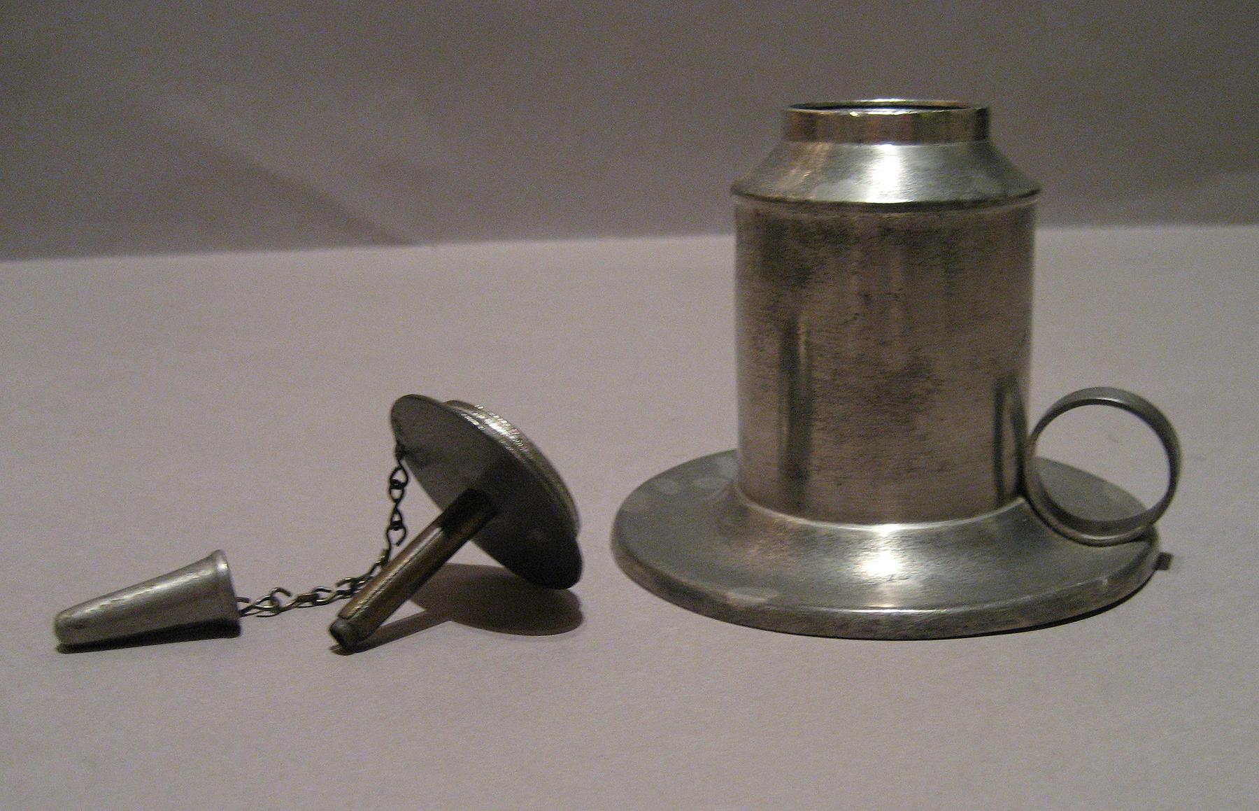 1980.0057  Britannia lamp (expanded view)