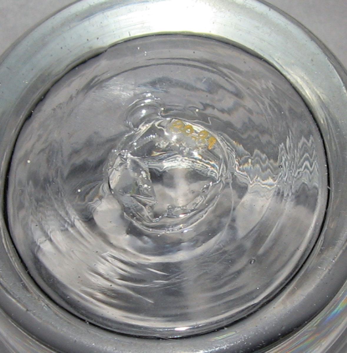 1980.0089 Glass tumbler (underside)
