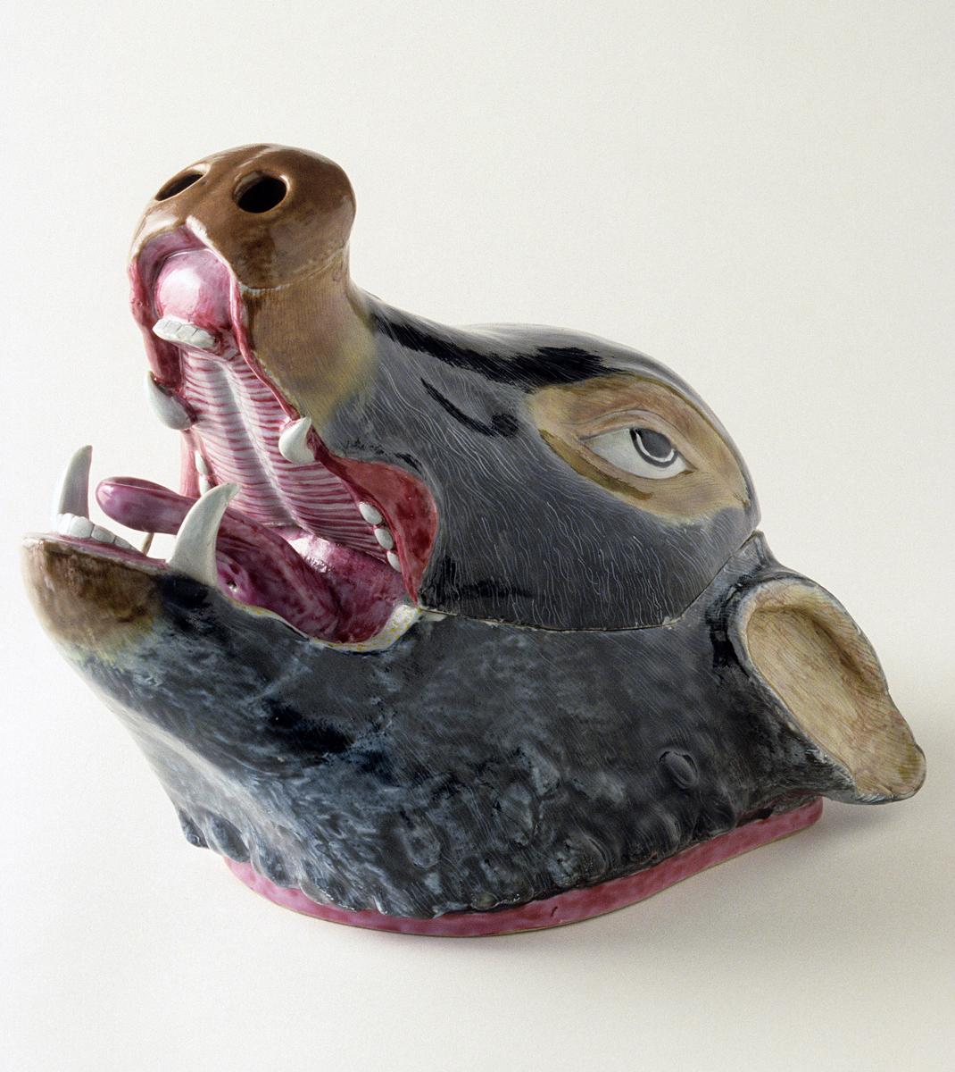 1980.0104 A, B Tureen