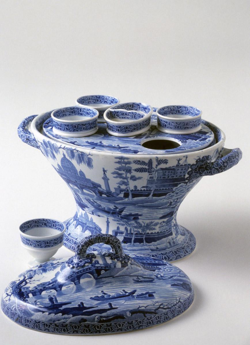 1980.0119 A-I Egg Stand