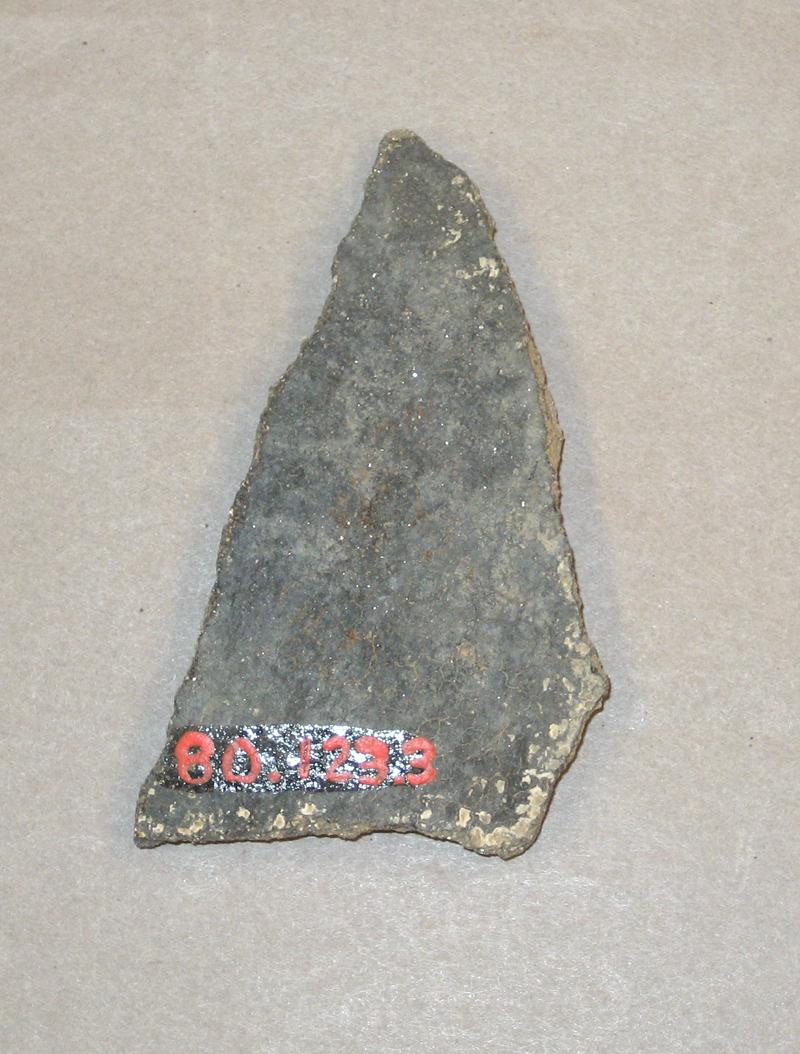 1980.0123.003 Ceramic fragment-underside