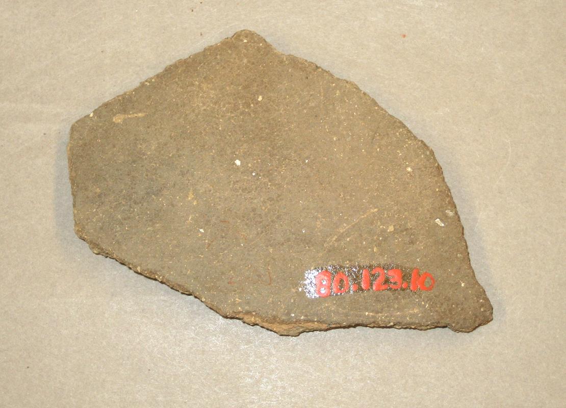 1980.0123.010 Ceramic fragment-underside