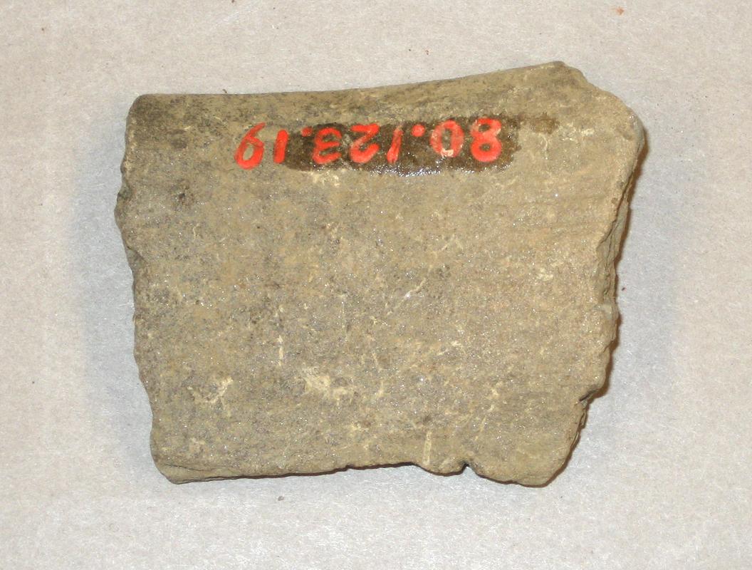 1980.0123.019 Ceramic fragment-underside