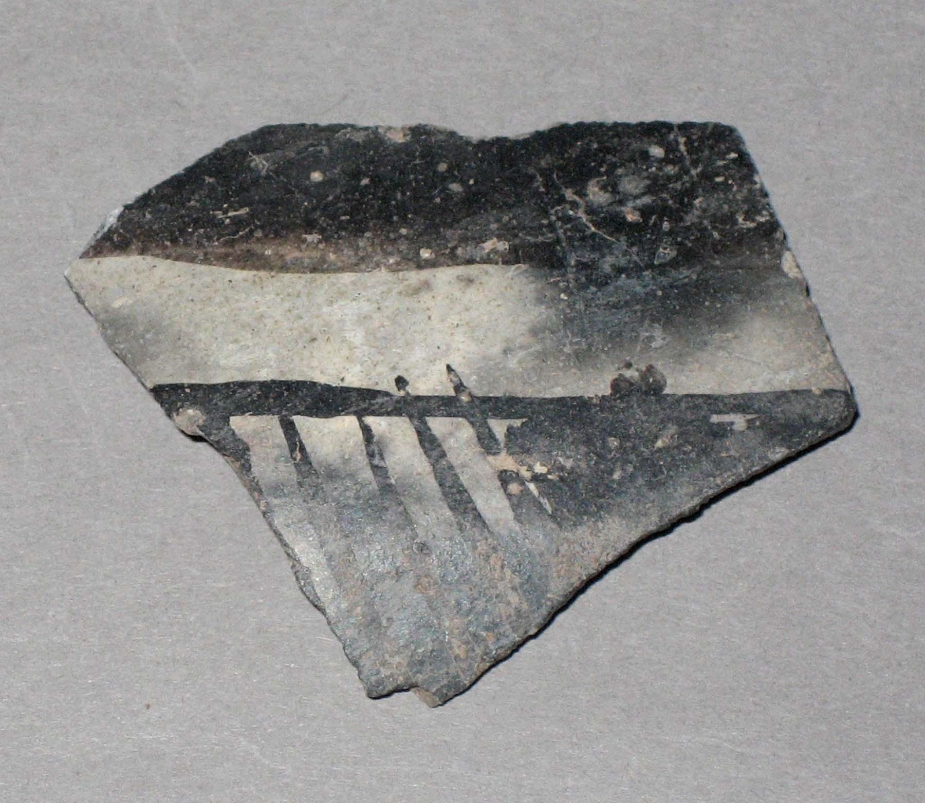 1980.0124.009 Earthenware fragment