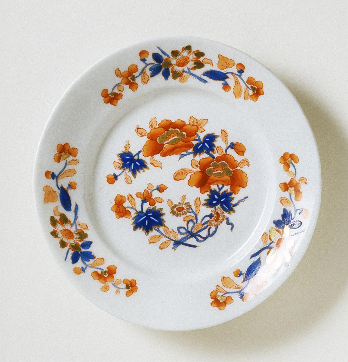 1980.0145 Chamberlain's Worcester plate