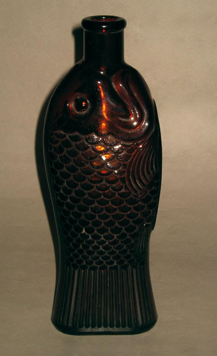 1980.0147 Glass bottle