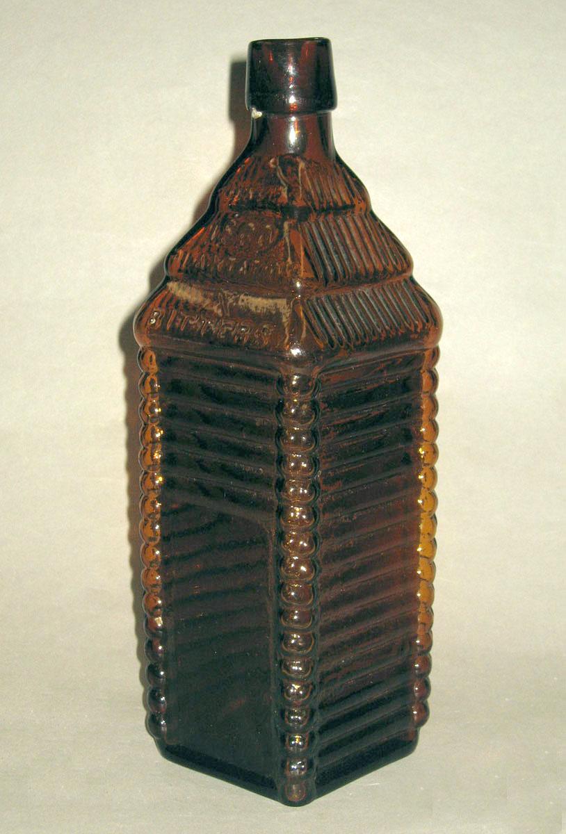 1980.0148 Glass bottle
