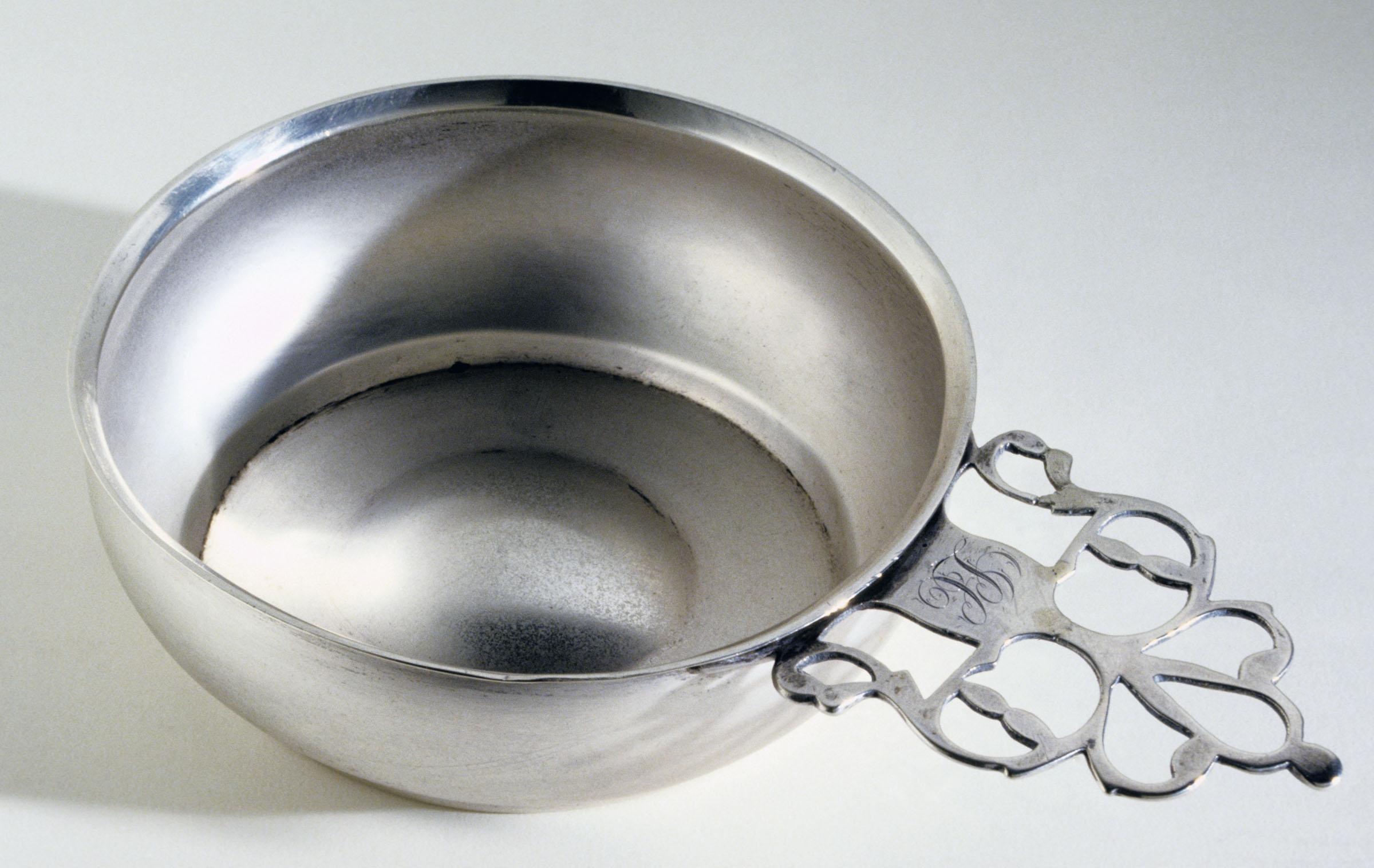 1980.0185 Porringer, view 1