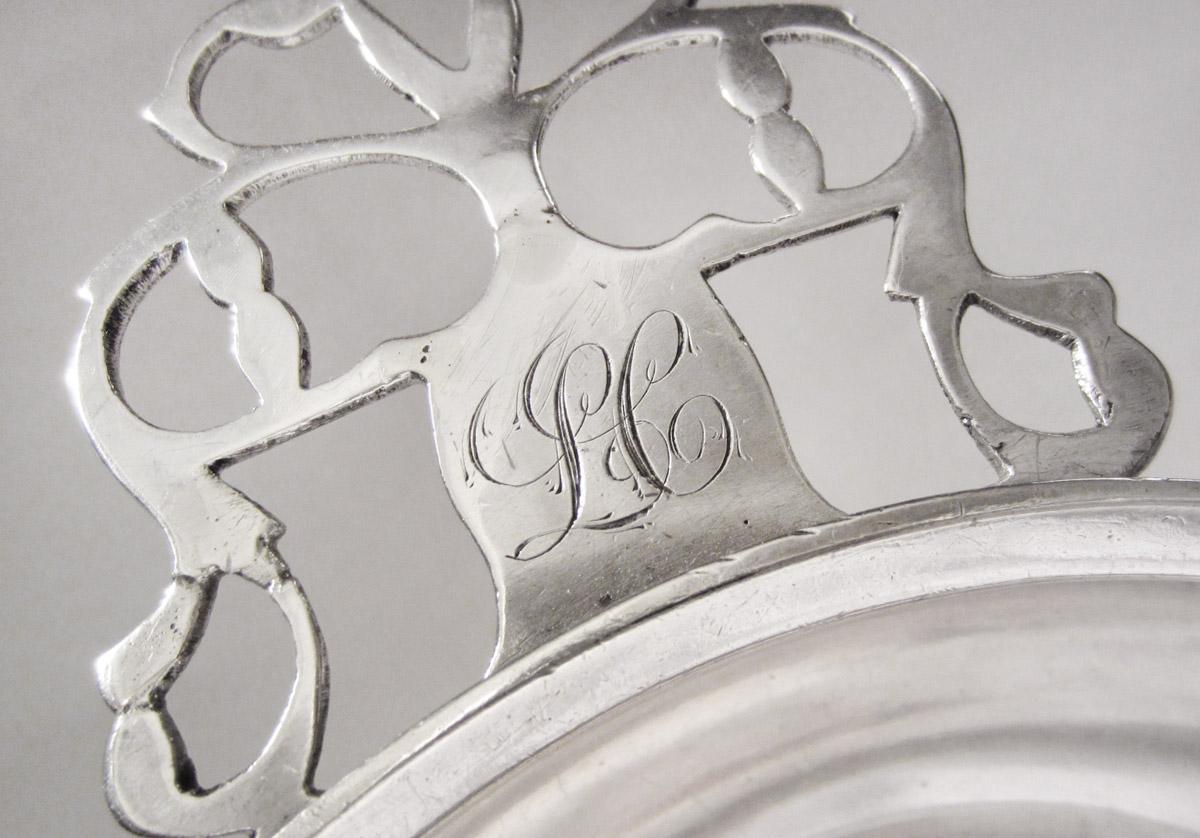 1980.0185 Porringer, engraving 1