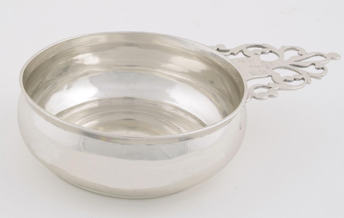 1980.0188 Porringer