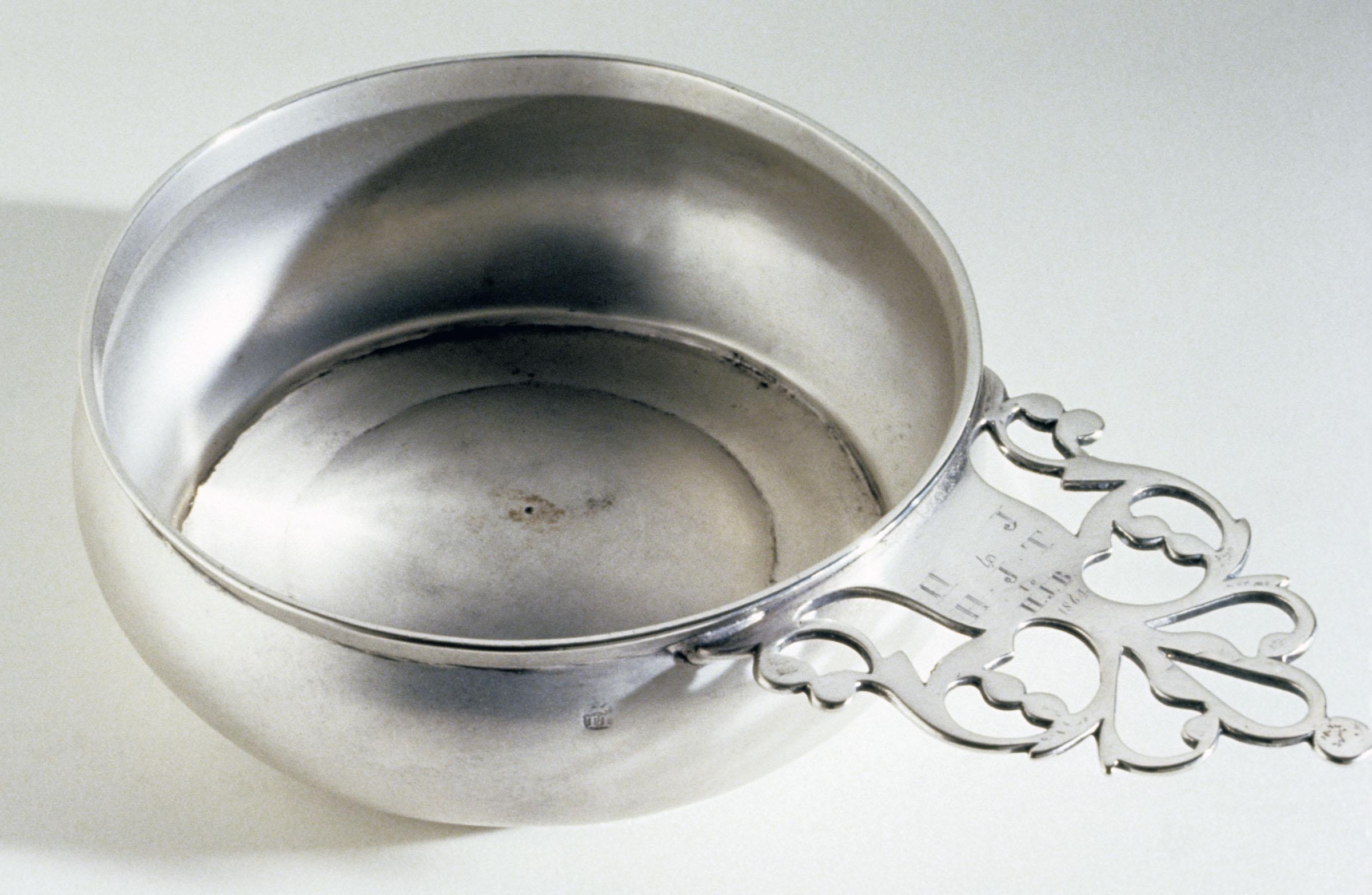1980.0188 Porringer, view 1