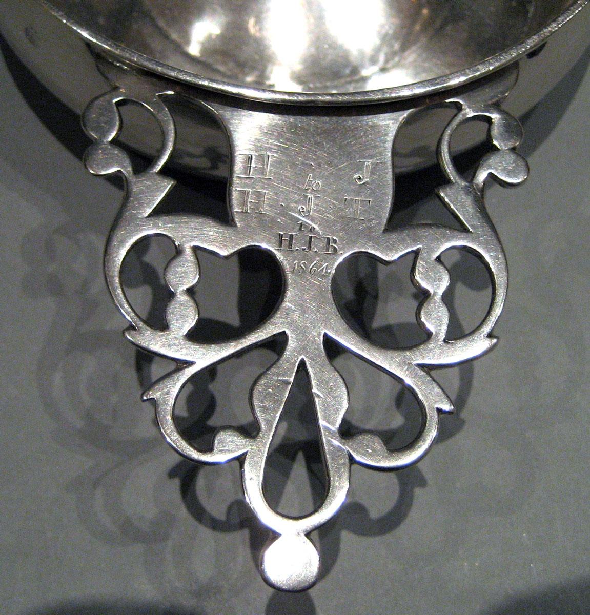 1980.0188 Silver Porringer detail handle