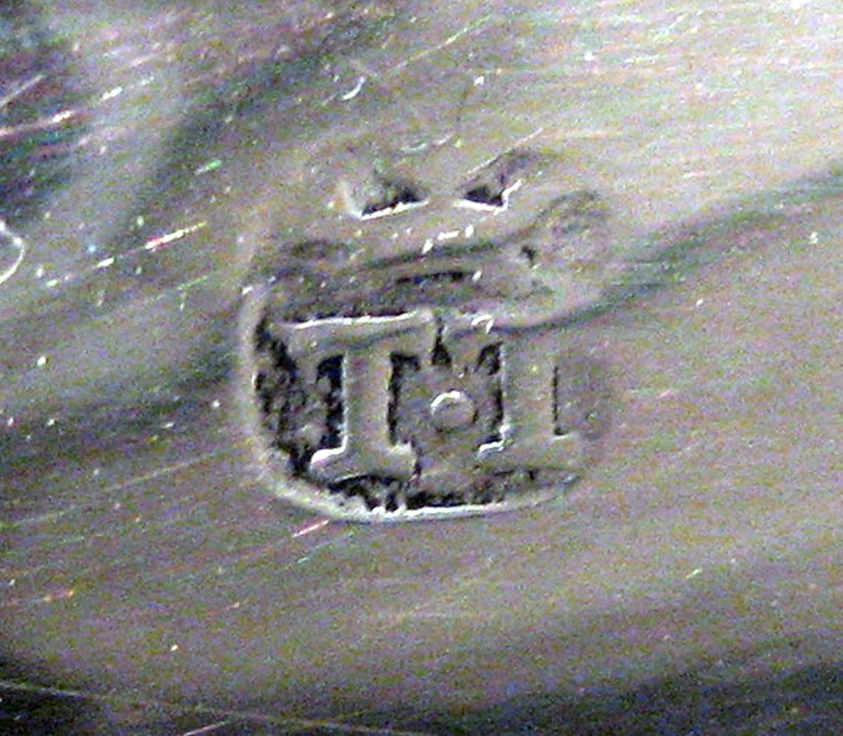 1980.0188 Silver Porringer mark 1