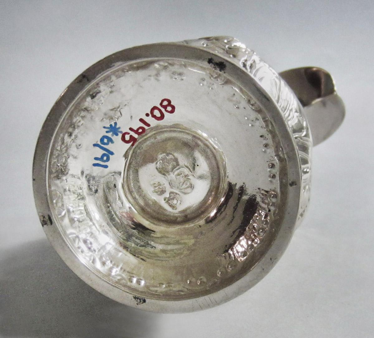 1980.0195 Cream pot, underside