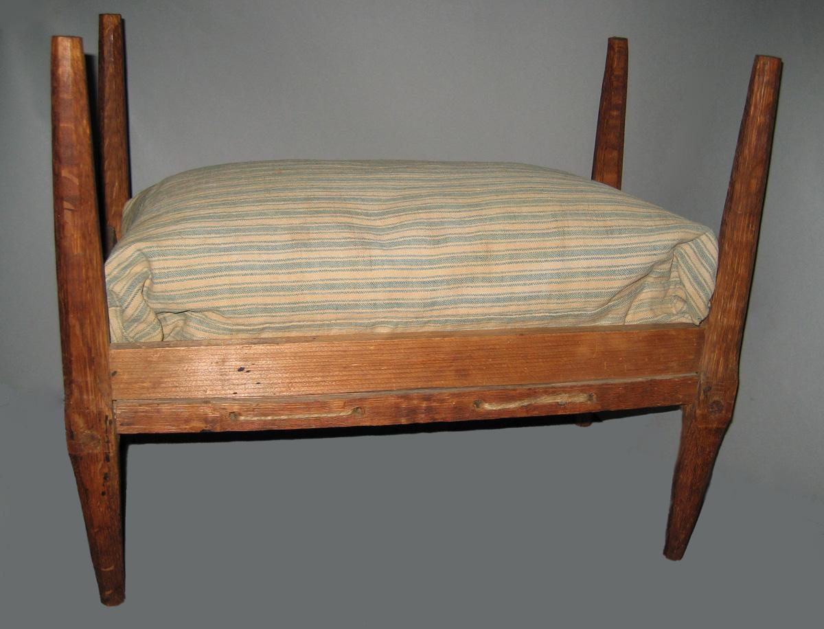 1980.0196 A, B Miniature bed and mattress
