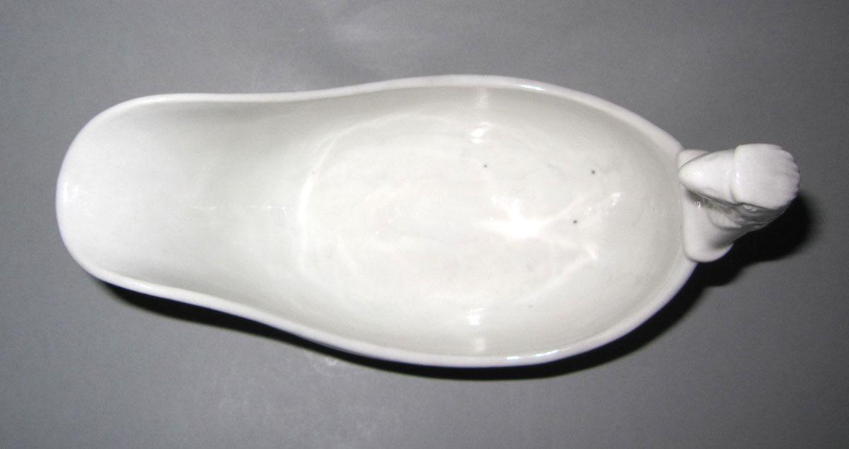 1981.0009 Porcelain sauceboat top