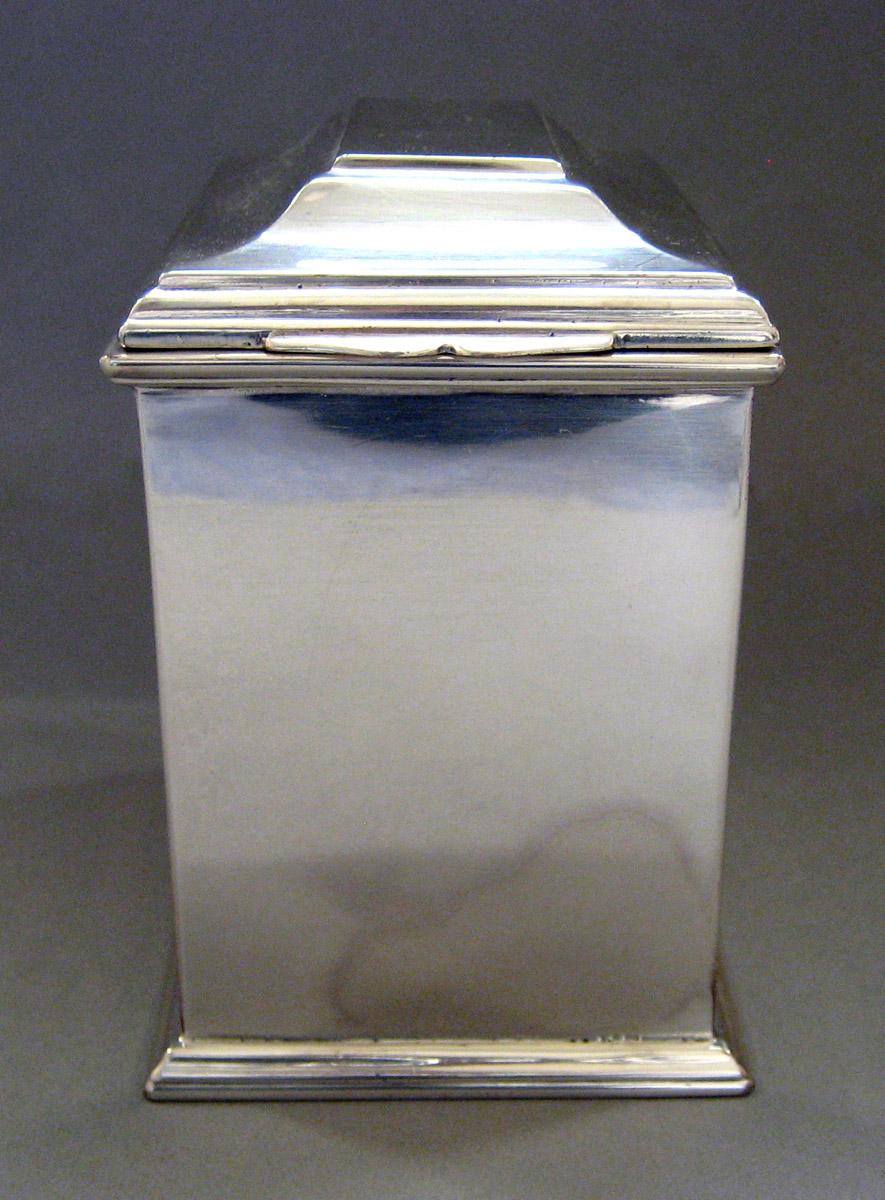 1981.0012 Silver Tea Cannister side 1