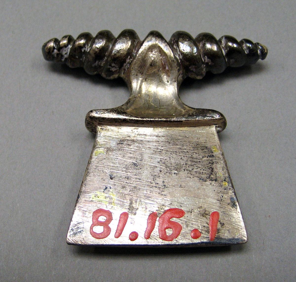 1981.0016.001 Silver Tankard Thumbpiece underside