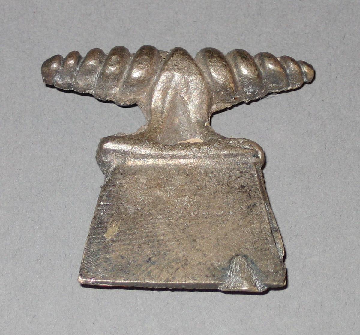 1981.0016.002 Tankard thumbpiece