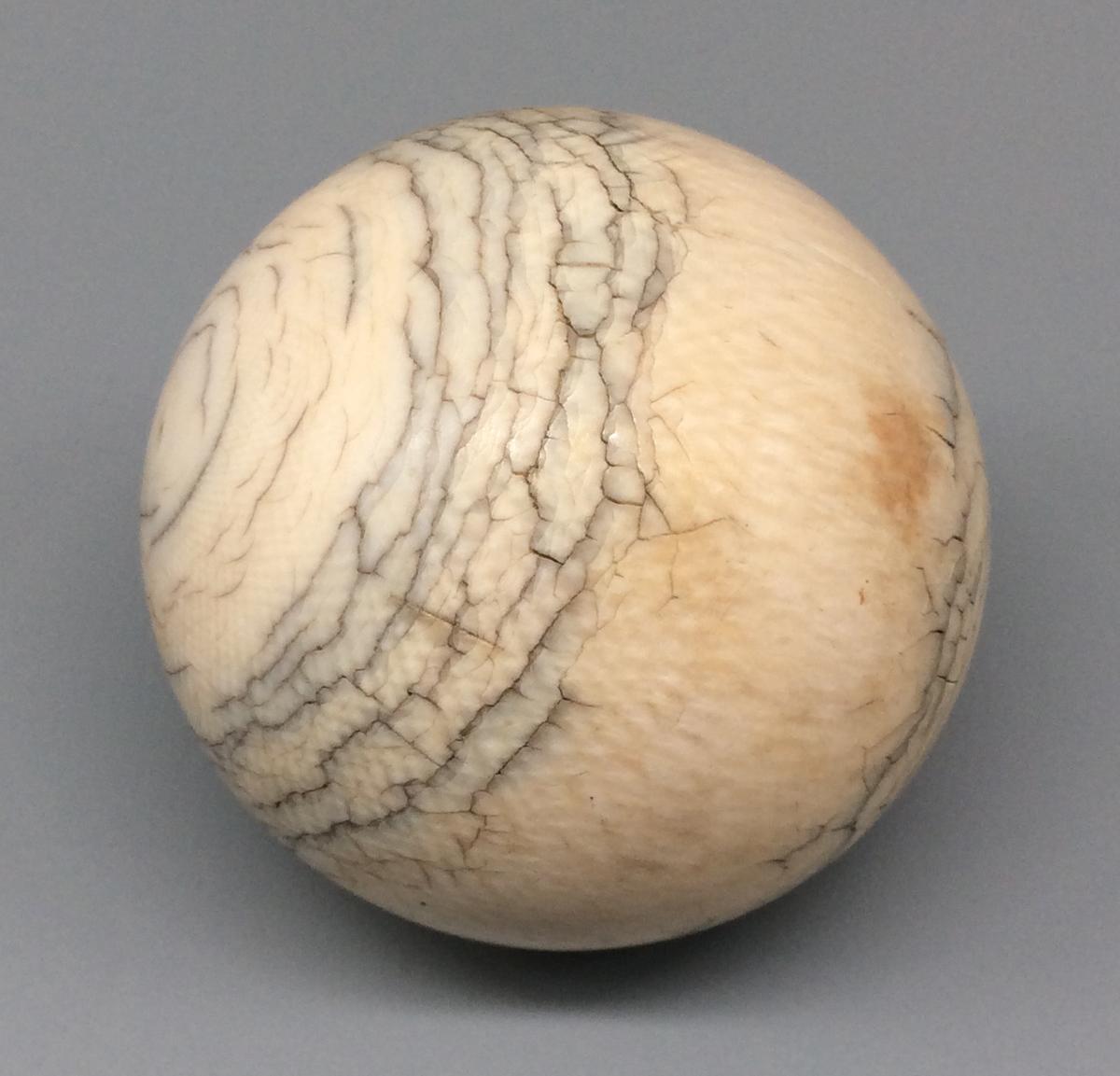 1981.0038.004 Billiard ball, view 1