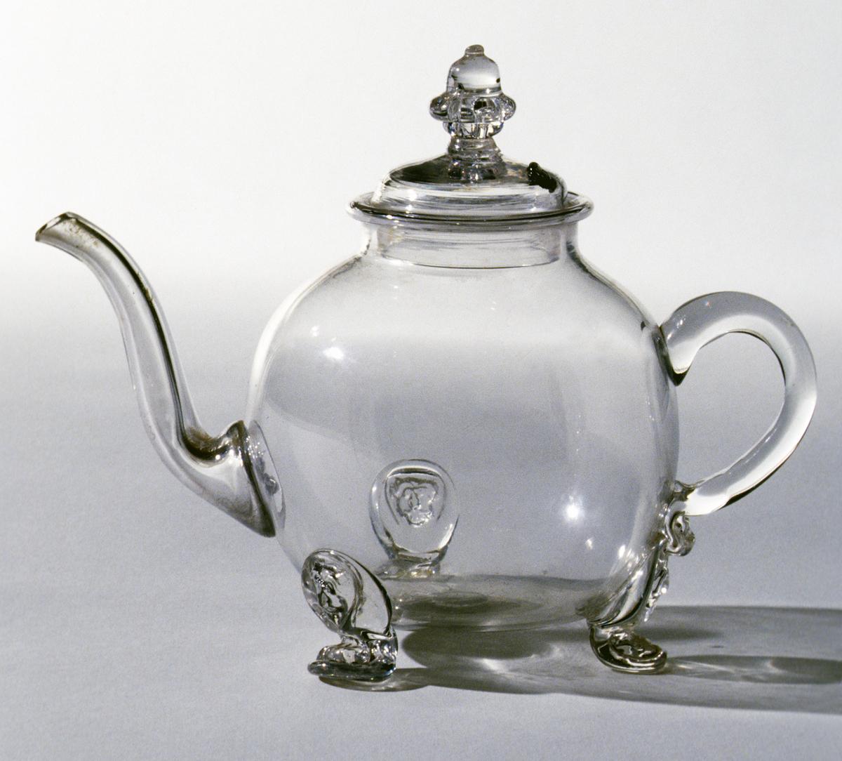 1981.0067 Glass teapot